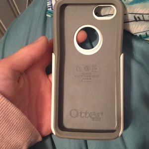 Iphone 5/5c case white and grey otter box